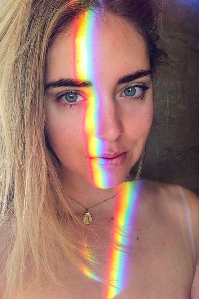 Chiara Ferragni e o filtro arco-íris